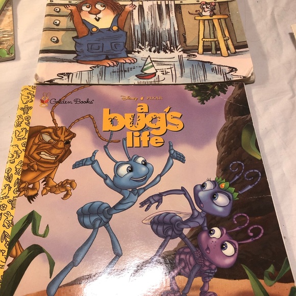 Collection of 10 Children’s soft cover Books: peanuts , Robert Munsch, Disney - Picture 4 of 11